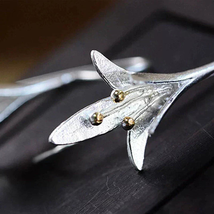 Orecchini con fiori in argento